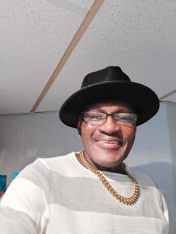 Date this georgeous United States man Jandin from Paterson US21786