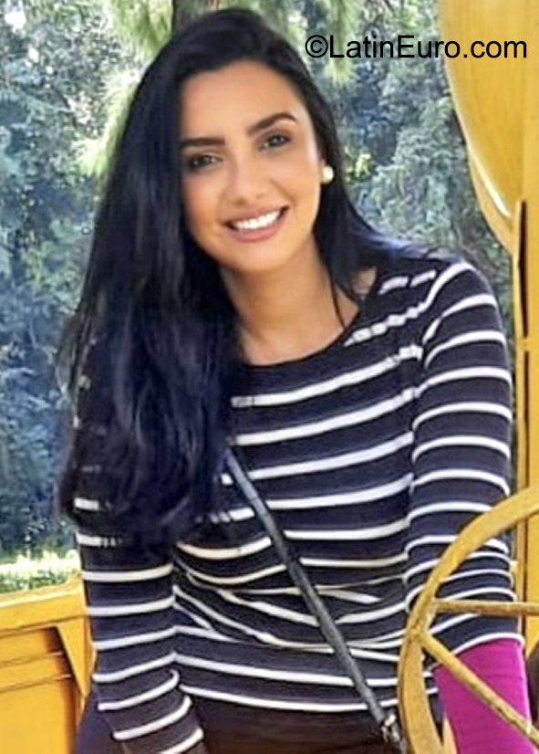 Date this pretty Brazil girl Marcele from Belo Horizonte BR12128