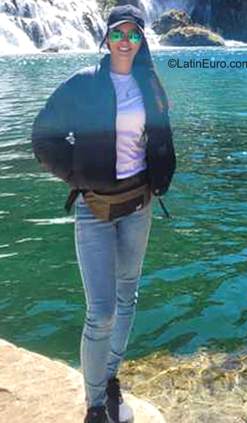 Date this attractive Peru girl Susana from Lima PE2024