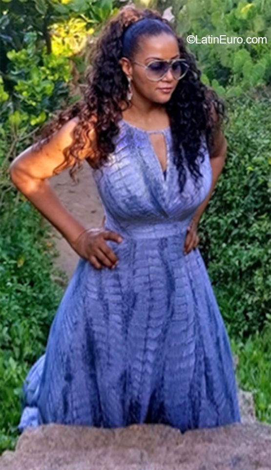 Date this good-looking Brazil girl Simone from Rio De Janeiro BR12428