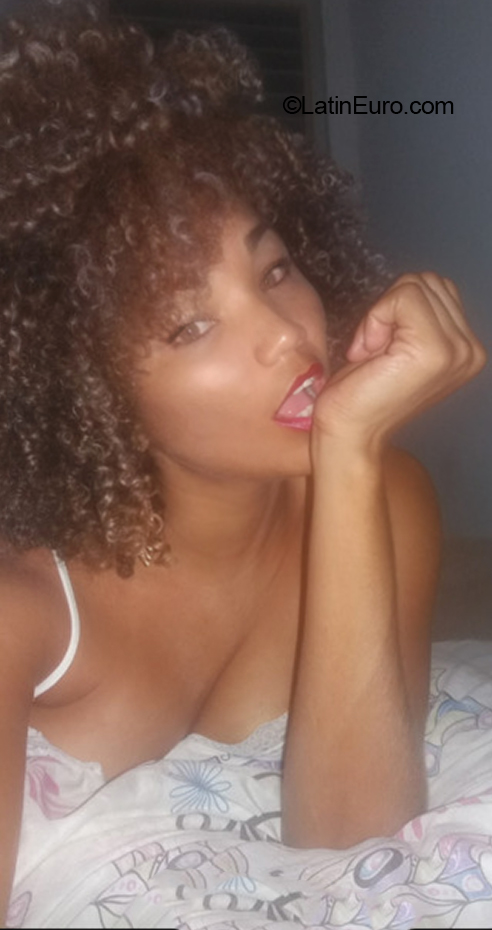 Date this cute Brazil girl Lianda from Salvador BR12020