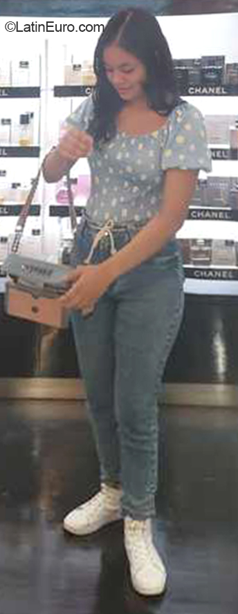 Date this pretty Brazil girl Jamily from Manaus BR12037