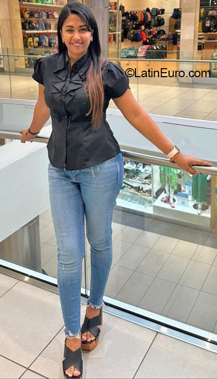 Date this fun Dominican Republic girl Wendy from Santo Domingo DO40953