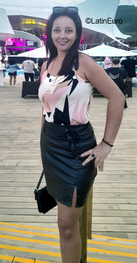 Date this attractive Brazil girl Ana from Sao Paulo BR12084
