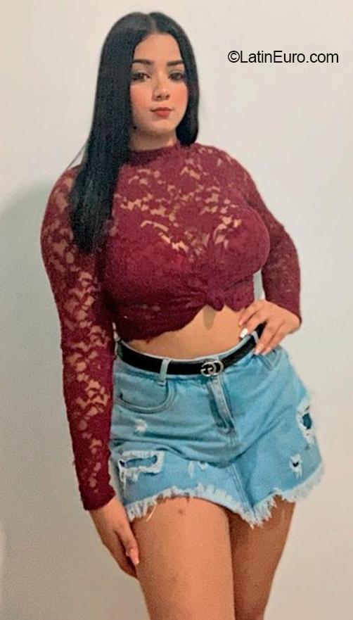 Date this georgeous Colombia girl Paola from Barranquilla CO31967