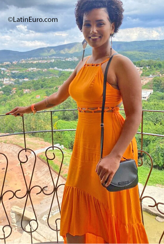 Date this fun Brazil girl Thais from Belo Horizonte BR12144