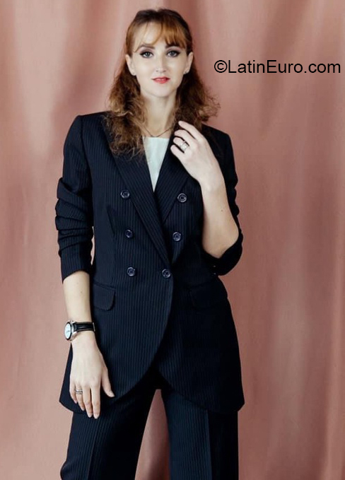 Date this hot United States girl Karyna from New York US21884