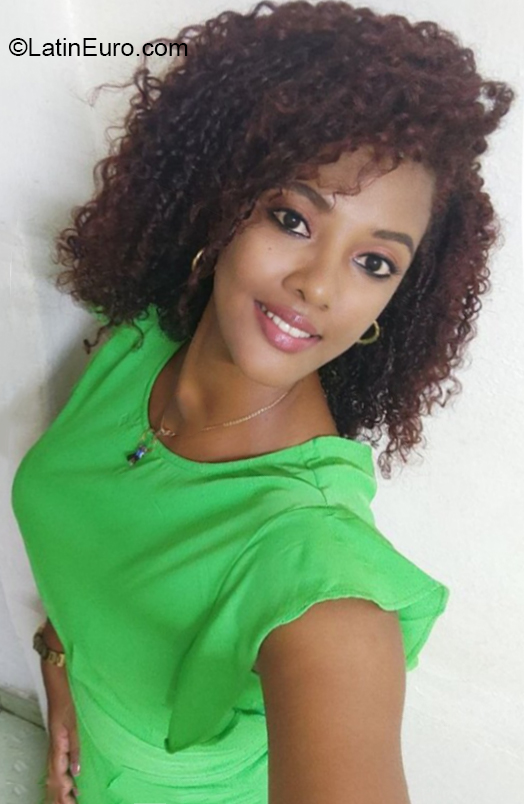 Date this sensual Colombia girl Amor04 from  CU825