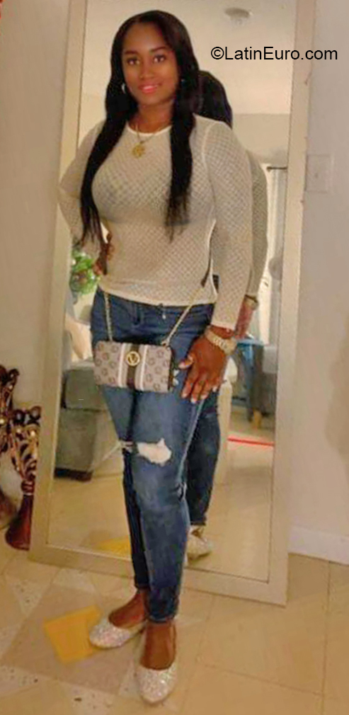 Date this pretty United States girl Silvia Patricia from Boston US21898