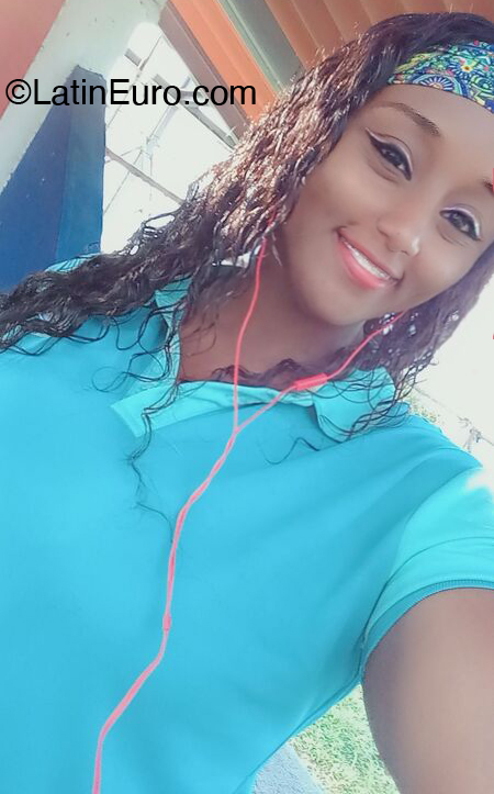 Date this nice looking Panama girl Ashlen from Panama PA1335