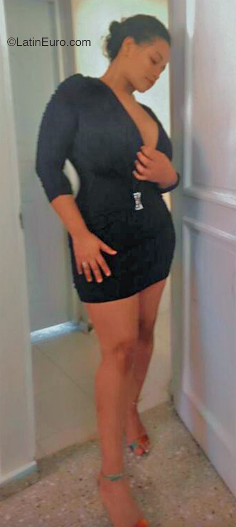Date this georgeous Dominican Republic girl Ana from Santiago DO41194