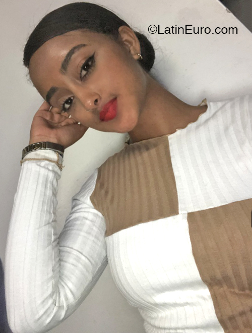 Date this hot Colombia girl Karol from Cali CO32198