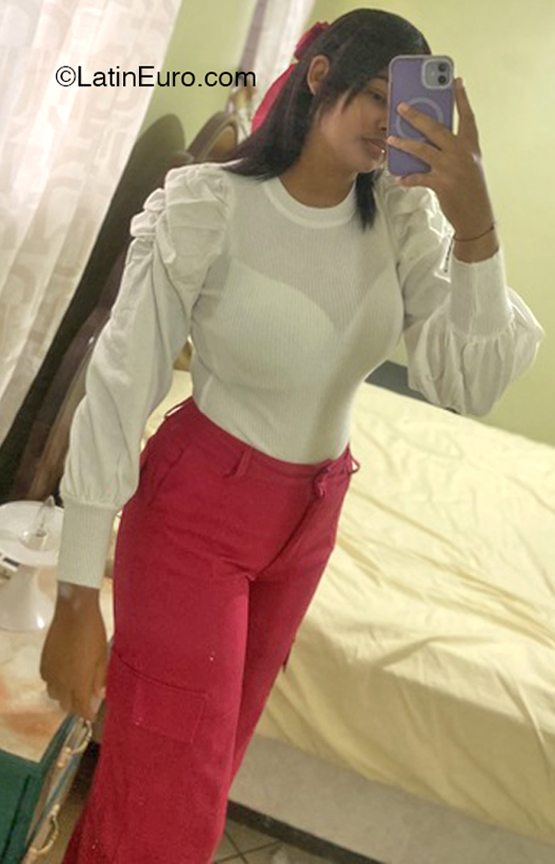 Date this gorgeous Dominican Republic girl Danilcia from Santiago DO41207