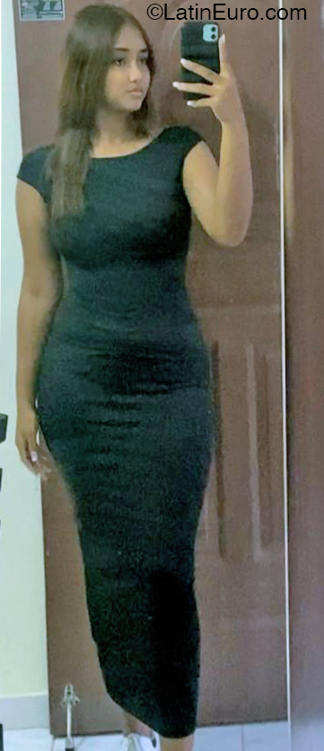 Date this voluptuous Dominican Republic girl Alia from Distrito Nacional DO43194