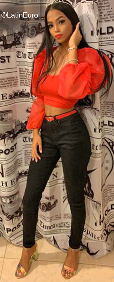 Date this stunning Dominican Republic girl Yuly from Santiago DO44805