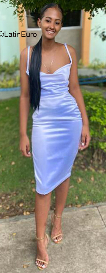 Date this voluptuous Dominican Republic girl Brey from Santo Domingo DO45035