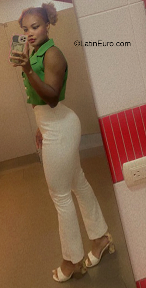 Date this pretty Dominican Republic girl Katiana from Higuey DO45046