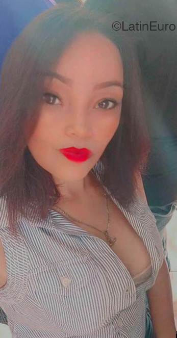 Date this passionate Dominican Republic girl Yessi from Azua DO46008