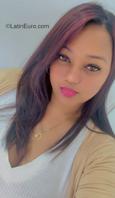 Date this sensual Dominican Republic girl Scarlen from Santo Domingo DO46059