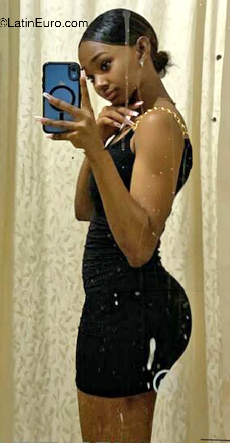 Date this stunning Dominican Republic girl Fremili from San Cristobal DO46121
