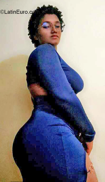 Date this georgeous Dominican Republic girl Darianna from Santo Domingo DO46225