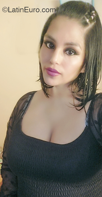 Date this hard body Peru girl Maricruz from Arequipa PE2046