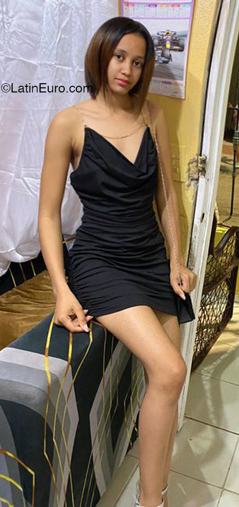Date this exotic Dominican Republic girl Arlin from Santo Domingo DO46408