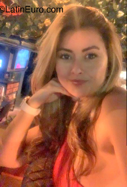 Date this young Colombia girl Maria from Bogota CO32471