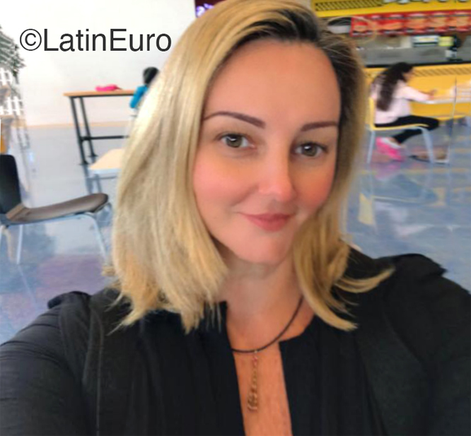 Date this hot Venezuela girl Patricia from Caracas VE4507