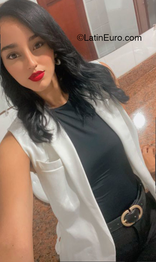 Date this georgeous Dominican Republic girl Yanibel from Santo Domingo DO46545