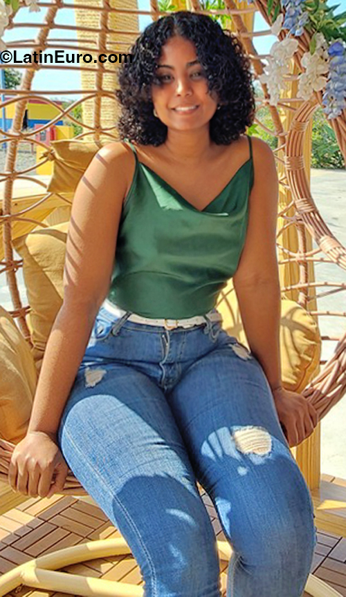 Date this stunning Dominican Republic man Anyara from San pedro de maciris DO47505