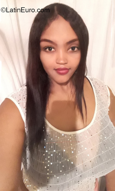 Date this exotic Dominican Republic girl Felidenia from Santo Domingo DO47623