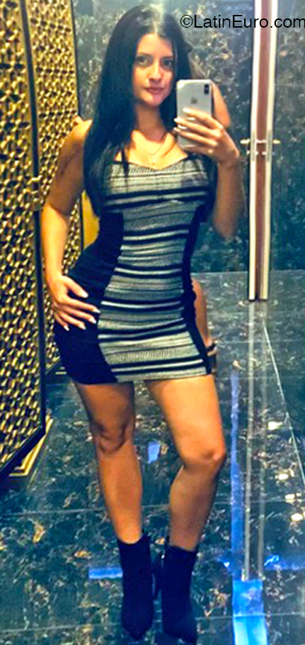 Date this sultry Argentina girl Agatha8 from Buenos Aires AR943