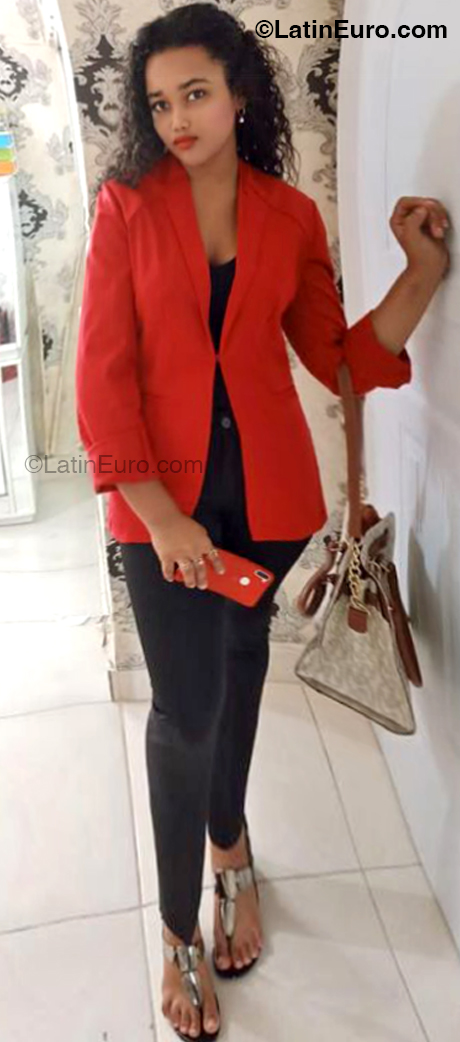 Date this sensual Dominican Republic girl  from Santo Domingo DO52398