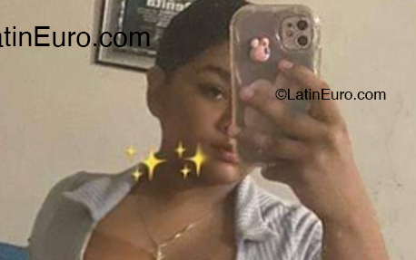 Date this delightful Dominican Republic girl Karla from santo domingo DO52746
