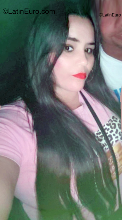 Date this lovely Dominican Republic girl Jassiely from Santo Domingo DO52828