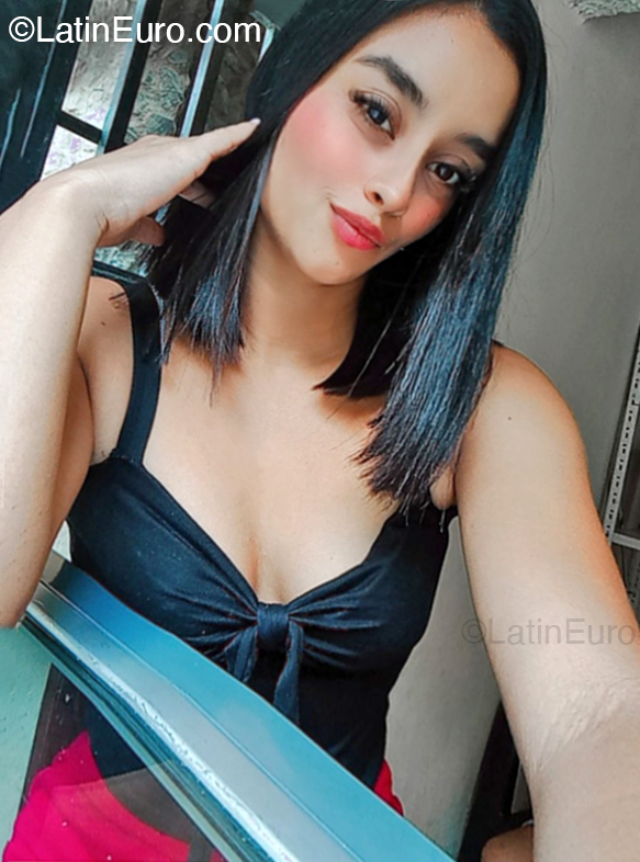 Date this athletic Chile girl Glendy from Santiago CL422