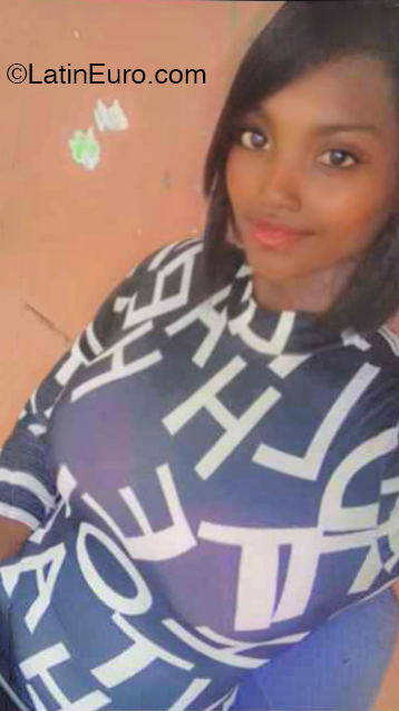 Date this nice looking Dominican Republic girl Alesandra from santo domingo DO53017