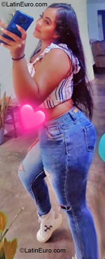 Date this charming Venezuela girl Lia from Caracas VE4955