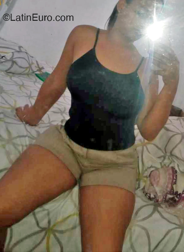 Date this hot Dominican Republic girl Alejandra from Santo Domingo DO53115