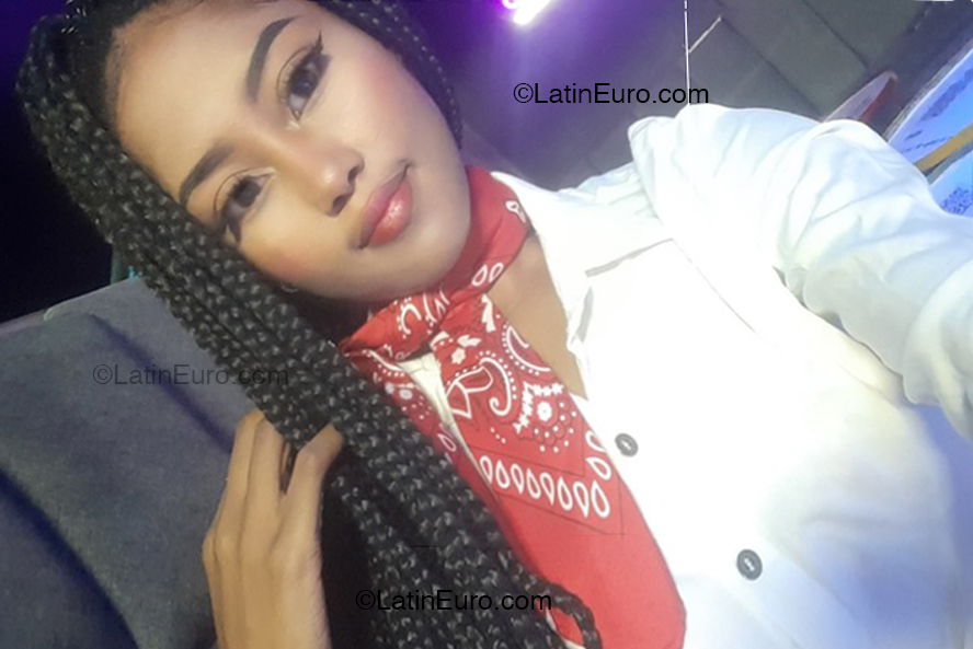 Date this gorgeous Spain girl Leidy from Madrid ES857