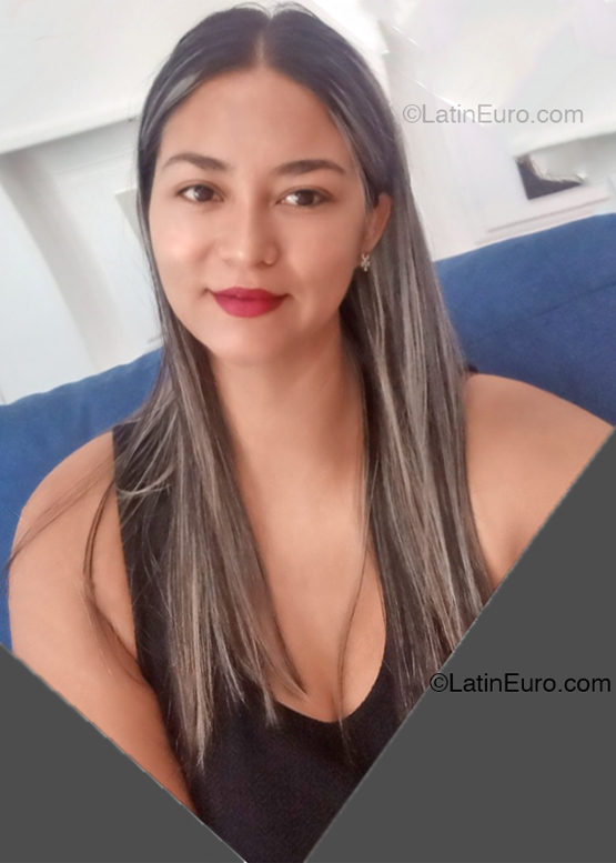 Date this passionate Venezuela girl Mariannis from Guayana VE4987
