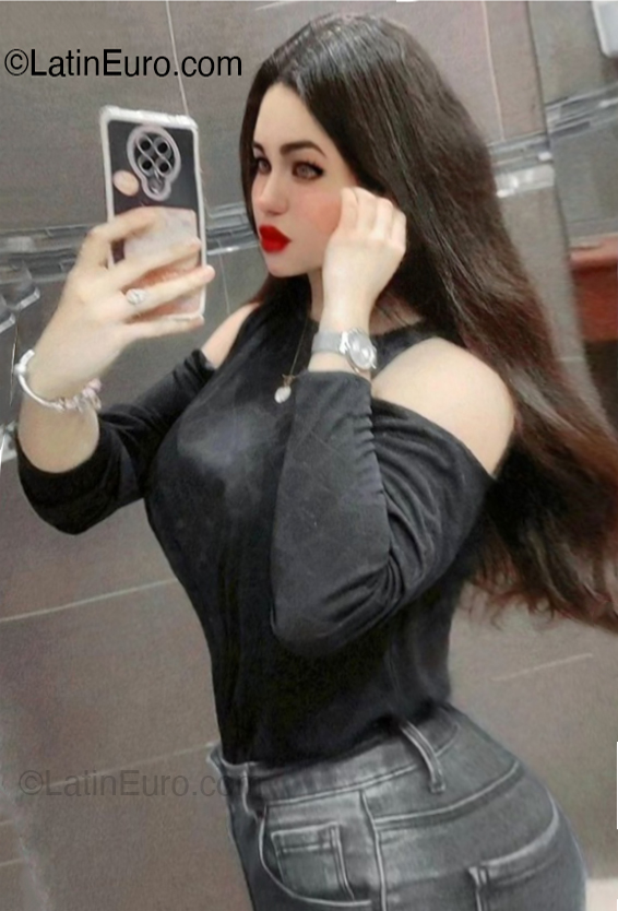 Date this charming Honduras girl Alessa from Culiacan HN2974