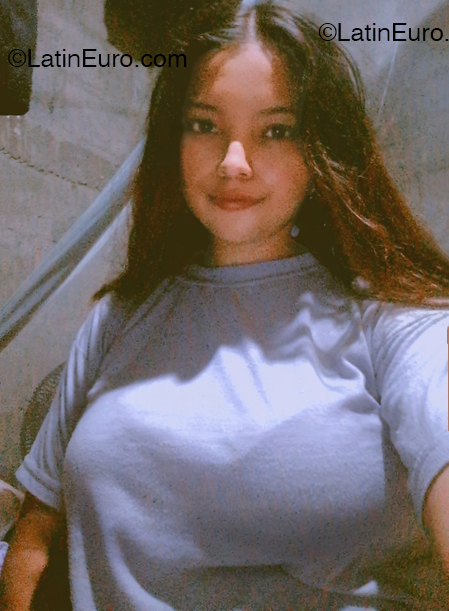 Date this lovely Nicaragua girl Juliana from Managua NI315