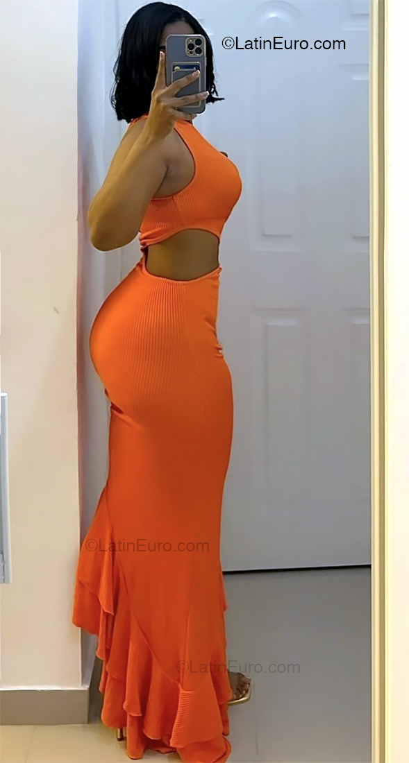 Date this fun Dominican Republic girl Yenifer from Santo Domingo DO53410