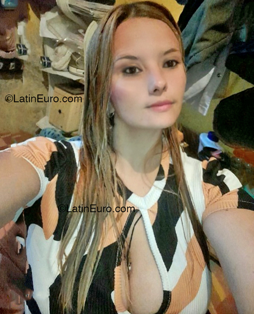 Date this hot Uruguay girl Cecilia from Paysandu UY104