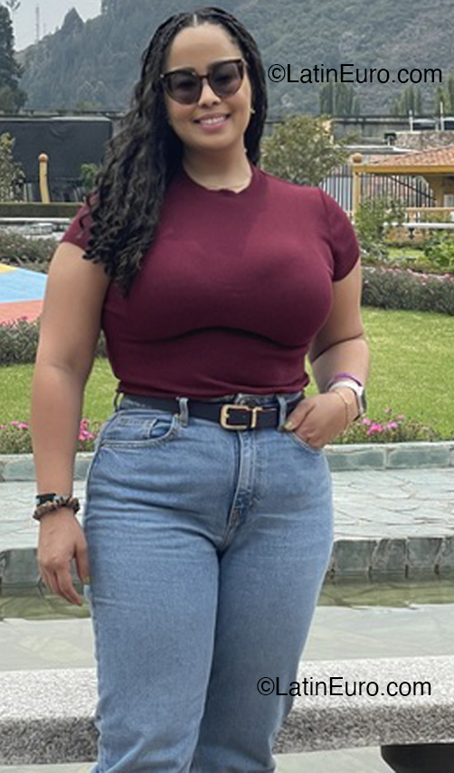 Date this hard body Dominican Republic girl Gio from Santo Domingo DO53536