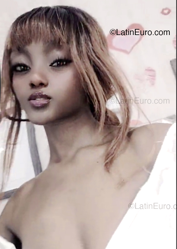 Date this exotic Colombia girl Dayan from Cali CO33103