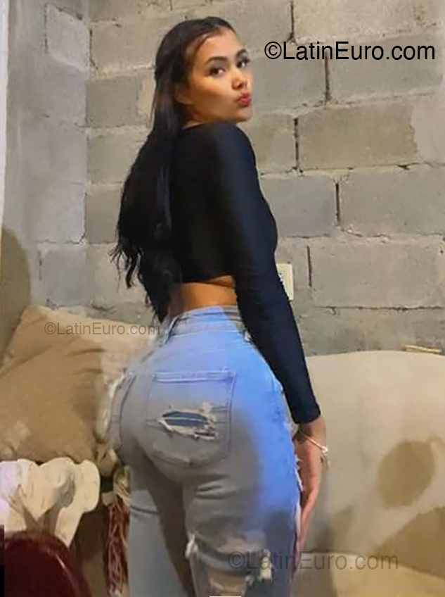 Date this hot Dominican Republic girl Jazmin from Santiago DO53858