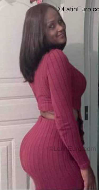 Date this lovely Dominican Republic girl Aris from Santo Domingo DO53914